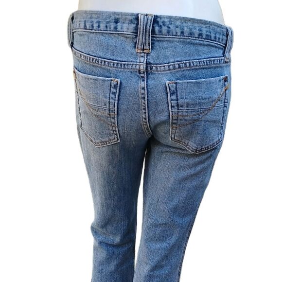 50121...Gap Low Rise Flare Jeans Size 36" Waist, 7" Rise 32" Inseam - Picture 5 of 5